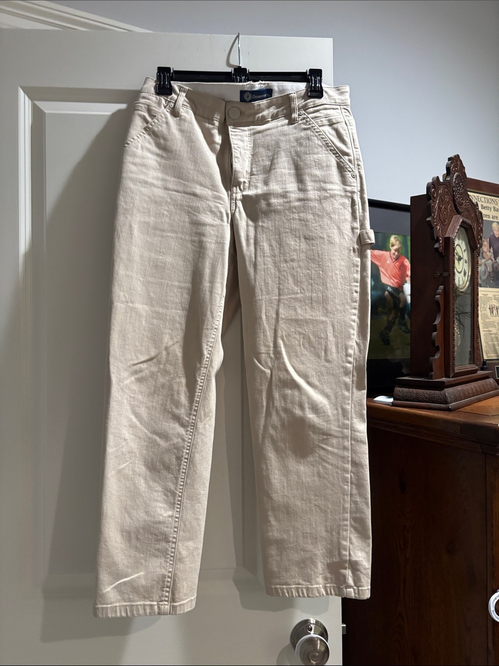 Democracy Cream Straight-Leg Capris